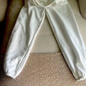 2-pc White sweat suit size XL